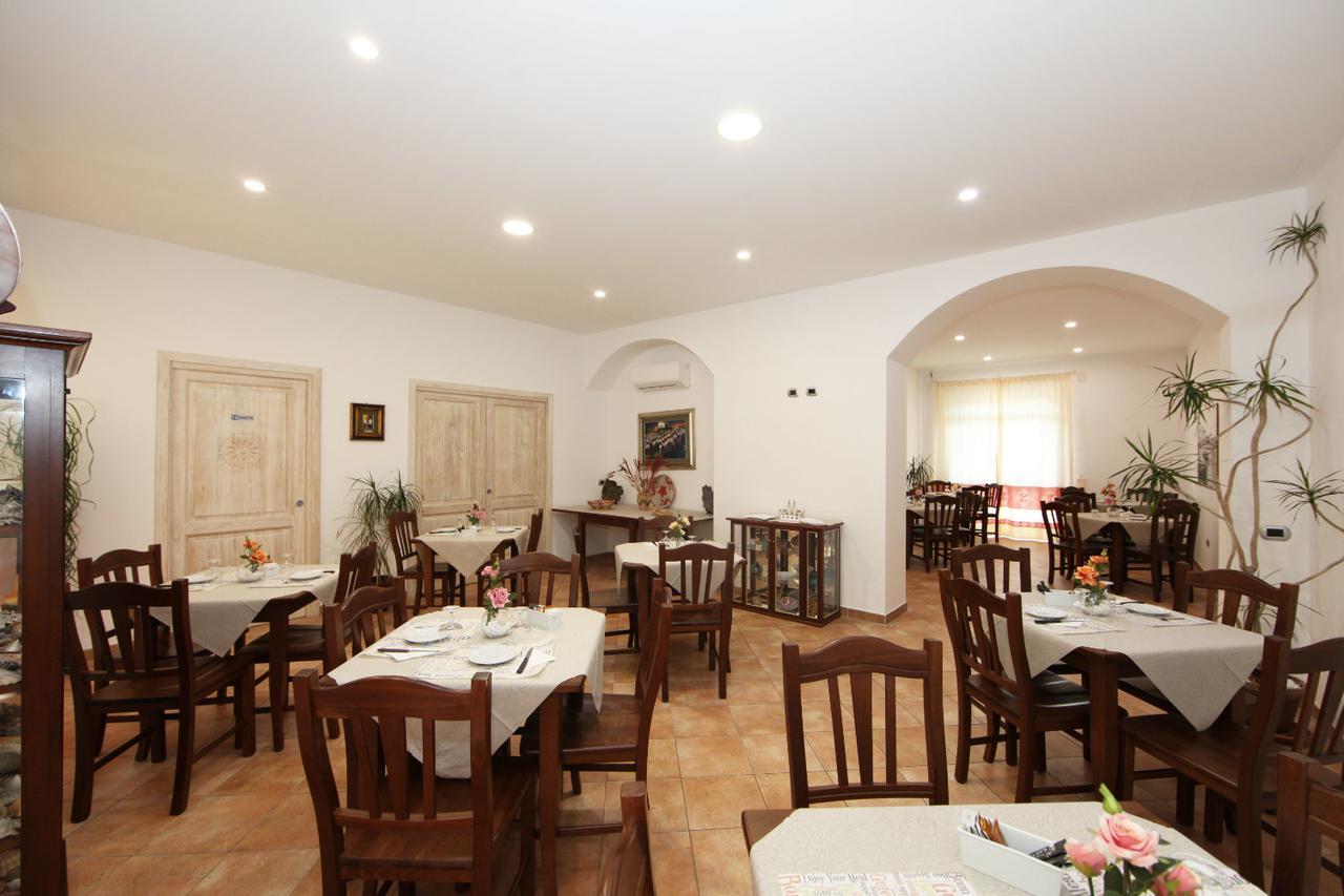 Guest House Villabianca La Maddalena  Zewnętrze zdjęcie